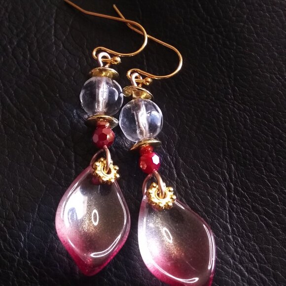 Romantic Feminine Essence Pink Petal Dangle Earrings! Celebrate Spring & Easter - Picture 3 of 10